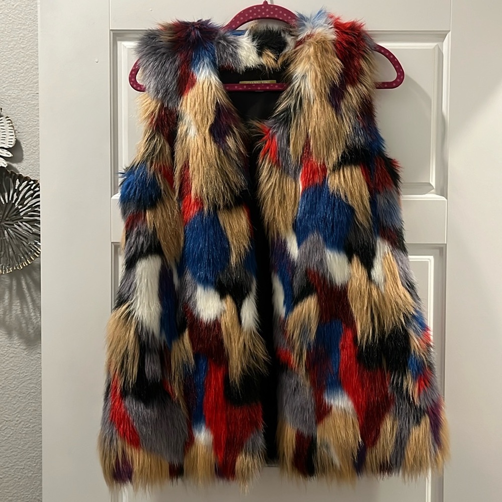 Gianni Bini multicolored faux fur vest. Size xsmall.